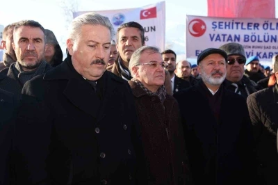 Başkan &Ouml;zdoğan, 17 Aralık Şehitlerini dualarla yad etti
