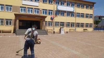 Başkan Özdoğan: &quot;Çocuklarımız yeni döneme tertemiz okullarda başlayacak&quot;
