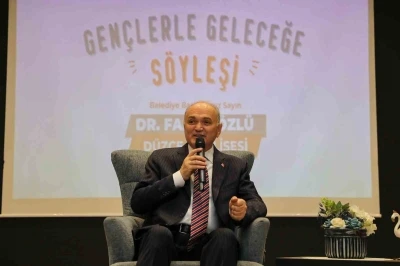 Başkan &Ouml;zl&uuml; Fen Lisesi &ouml;ğrencileri ile bir araya geldi
