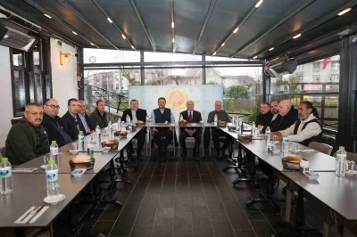Başkan &Ouml;zl&uuml; gazetecilerle bir araya geldi
