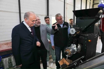 Başkan &Ouml;zl&uuml; sahada: 23 Nisan Parkı K&uuml;t&uuml;phanesi a&ccedil;ılışa hazır
