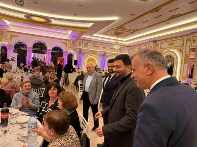 Başkan &Ouml;ztekin Prizren&rsquo;de Rumeli T&uuml;rkleriyle aynı sofrayı paylaştı
