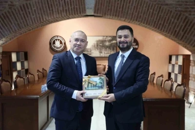 Başkan &Ouml;ztekin yerli ve yabancı temsilcilerle istişarelerini s&uuml;rd&uuml;r&uuml;yor

