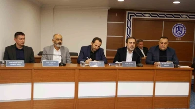 Başkan Öztürk: &quot;Üretim kadar bilgi ve strateji de rekabette belirleyici&quot;
