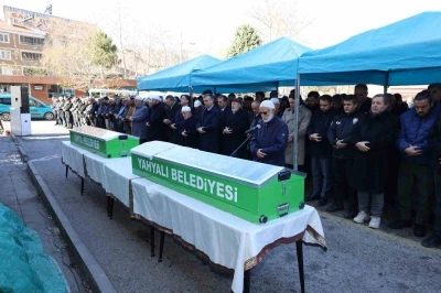 Başkan &Ouml;zt&uuml;rk&rsquo;&uuml;n hayatını kaybeden kayınvalidesi son yolculuğuna uğurlandı
