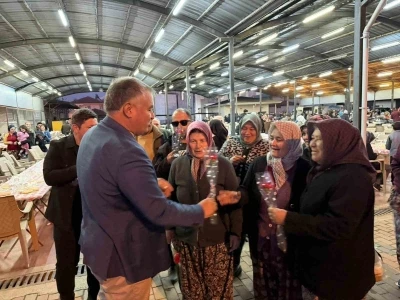 Başkan P&uuml;t&uuml;n g&ouml;n&uuml;l sofrasına konuk olan kadınları unutmadı
