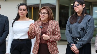 Başkan Şahin&rsquo;den &uuml;niversite &ouml;ğrencilerine yeni m&uuml;jde