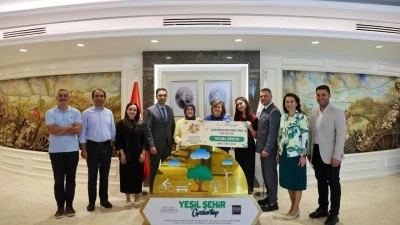Başkan Şahin, uluslararası başarı elde eden &ouml;ğrencileri ağırladı