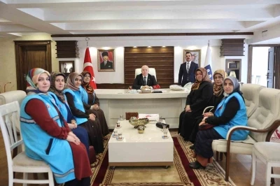 Başkan Sekmen: "Hayırlı hizmetlerin her zaman destek&ccedil;isiyiz"
