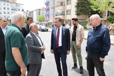 Başkan Şerifoğulları asfaltlama &ccedil;alışmalarını yerinde inceledi
