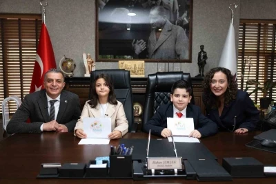 Başkan Şimşek 23 Nisan&rsquo;ı &ccedil;ocuklarla beraber ge&ccedil;irdi
