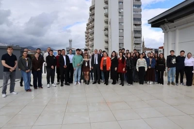 Başkan Şimşek, YKS&rsquo;ye hazırlanan gen&ccedil;lerle kahvaltıda buluştu
