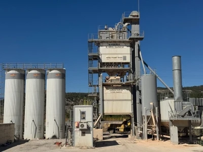 Başkan Sözen, &quot;Asfalt plentimiz bölgenin lokomotifi haline geldi&quot;
