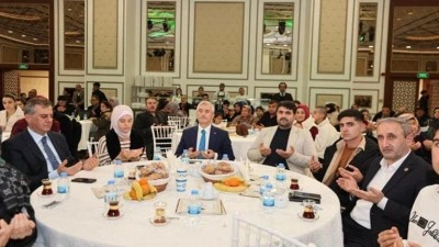 Başkan Tahmazoğlu K&acirc;be kokulu gen&ccedil;lerle buluştu