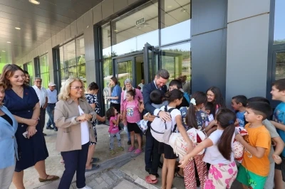 Başkan Tatık kırsaldaki çocukların yüzme öğrenmesini sağlıyor
