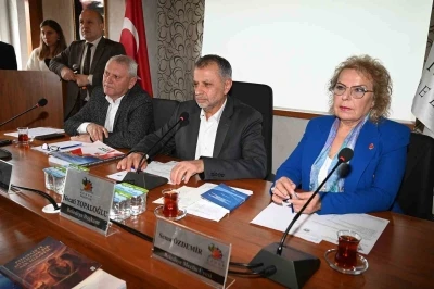 Başkan Topaloğlu: "Yollardaki kazılar altyapı kurumlarına ait"
