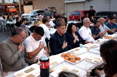 Başkan Tugay, Kınık&rsquo;ta muharrem lokmasını paylaştı
