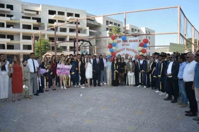 Başkan Yapar, gen&ccedil;lerin mezuniyet coşkusuna ortak oldu
