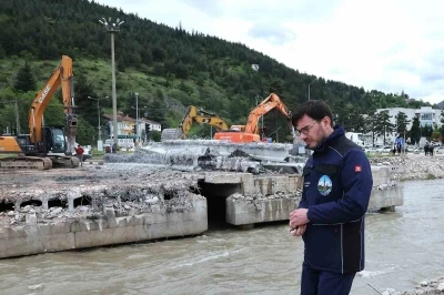 Başkan Yazıcıoğlu&rsquo;ndan yıkımı ger&ccedil;ekleştirilen &Ccedil;EDAŞ k&ouml;pr&uuml;s&uuml; yerine yeni k&ouml;pr&uuml; m&uuml;jdesi
