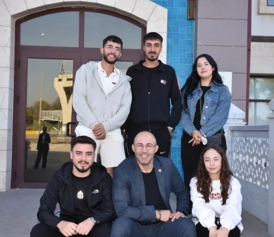 Başkan Zencirci: &quot;Gençlerimizin sesine kulak veriyoruz&quot;
