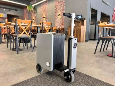 Başkentte scooter valizle paket servisi
