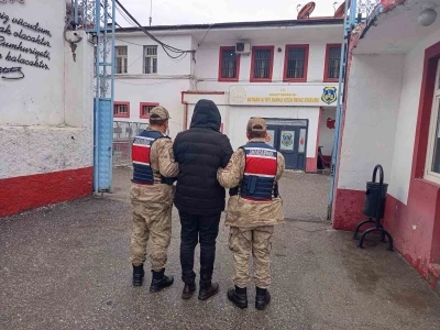 Batman&rsquo;da 13 yıl kesinleşmiş hapis cezası bulunan şahıs yakalandı
