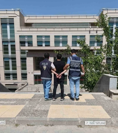 Batman&rsquo;da 46 yıl hapis cezası bulunan firari yakalandı
