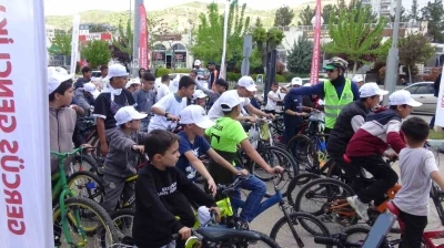 Batman&rsquo;da bahar coşkusu: Doğa, spor ve m&uuml;zik bir arada
