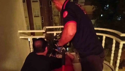 Batman&rsquo;da balkon korkuluklarına kafası sıkışan k&uuml;&ccedil;&uuml;k kızı itfaiye kurtardı
