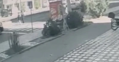 Batman’da cip yaya geçidinde iki kişiye çarptı: O anlar kamerada
