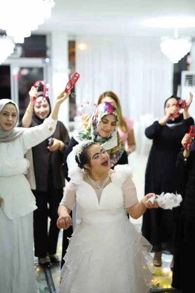 Batman’da down sendromlu Şeyman’ın gelin olma hayali gerçekleştirildi
