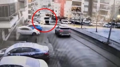 Batman'da freni boşalan tanker ortalığı birbirine kattı: 8 ara&ccedil; hasar g&ouml;rd&uuml;