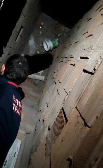 Batman’da havalandırma boşluğuna düşen kedi kurtarıldı
