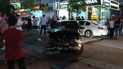 Batman&rsquo;da iki otomobil &ccedil;arpıştı: 1 yaralı
