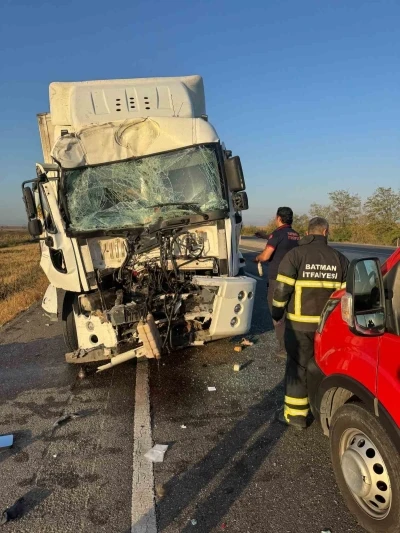 Batman’da iki tır çarpıştı: 1 yaralı
