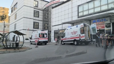 Batman&rsquo;da inşaat iskelesi &ccedil;&ouml;kt&uuml;: 3 yaralı
