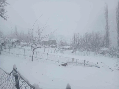 Batman&rsquo;da kar esareti: 300&rsquo;&uuml;n &uuml;zerinde k&ouml;y ve mezra yolu kapandı
