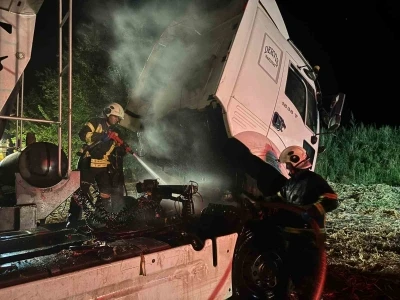 Batman’da park halindeki tır yandı
