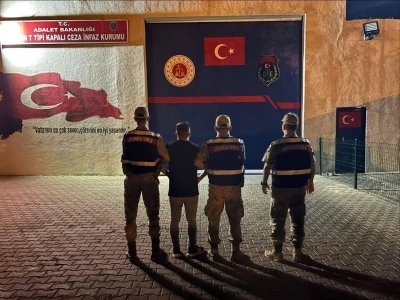 Batman’da silahla tehdit suçundan 6 yıl hapis cezası bulunan şahıs yakalandı
