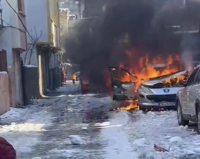 Batman&rsquo;da soğuk havada &ccedil;alışmayan ara&ccedil; alev aldı