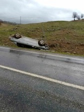 Batman&rsquo;da s&uuml;r&uuml;c&uuml;s&uuml;n&uuml;n kontrol&uuml;nden &ccedil;ıkan otomobil takla attı: 1 yaralı