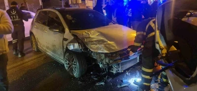 Batman&rsquo;da trafik kazası g&uuml;venlik kamerasına yansıdı
