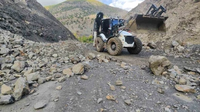 Batman’da yağış sonrası kapanan köy yolları ulaşıma açılıyor
