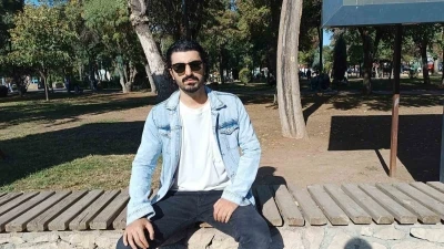 Batmanlı gezginin Bali macerasında maymunlar, cep telefonu ve gözlüğü kaptı
