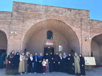 Batmanlı Kur&rsquo;an kursu &ouml;ğreticileri, Cizre&rsquo;yi gezdi
