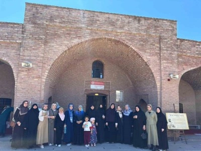 Batmanlı Kur&rsquo;an kursu &ouml;ğreticileri, Cizre&rsquo;yi gezdi