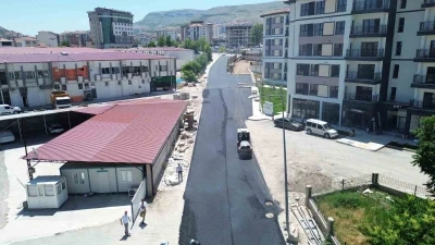 Battalgazi Belediyesi&rsquo;nden Sel&ccedil;uklu&rsquo;da asfalt &ccedil;alışması
