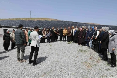 Battalgazi Belediyesi proje ve yatırımları AK Parti Yeşilyurt Kadın Kolları&rsquo;na tanıtıldı

