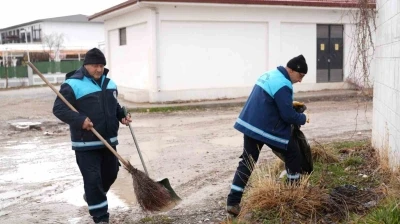Battalgazi&rsquo;de Kanalboyu ve Orduzu&rsquo;da temizlik &ccedil;alışması
