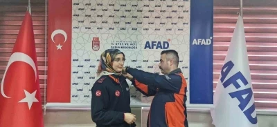 Bayburt AFAD&rsquo;da arama kurtarma personellerine r&uuml;tbe takıldı
